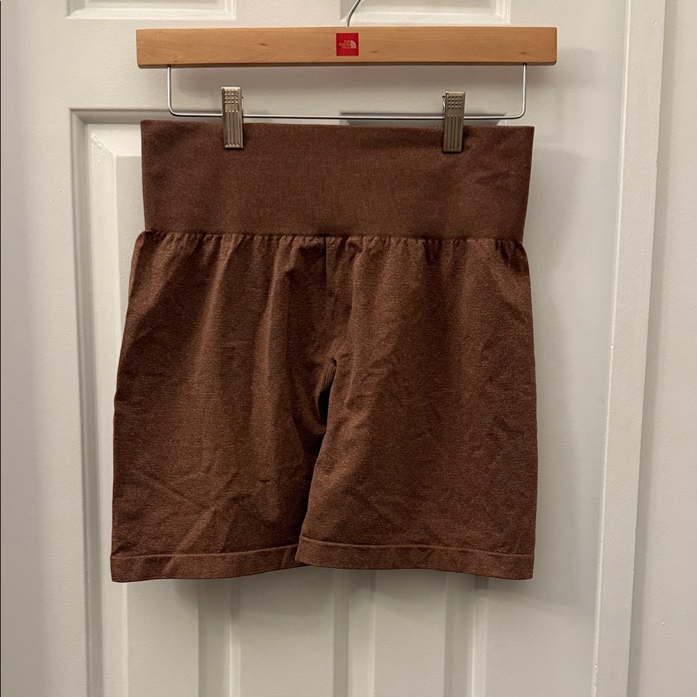 NVGTN Mocha Contour Seamless Shorts